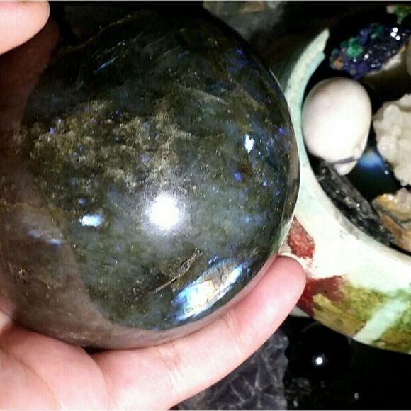 754g Labradorite Sphere (WITH STAND) - Picture 4 of 6
